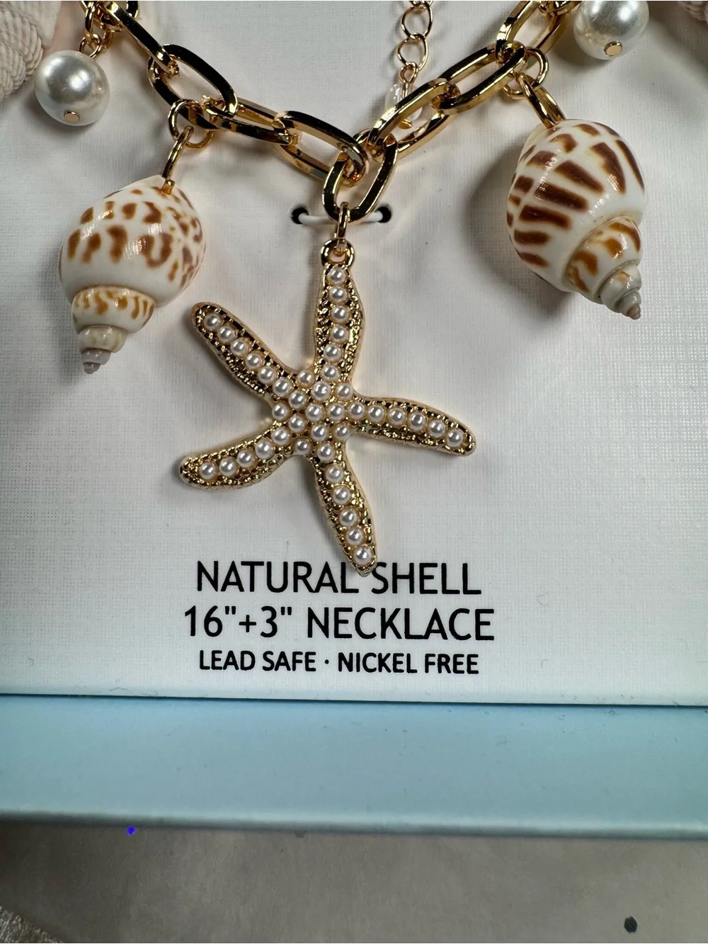 NWT House of Harlow 1960 Gold Shell & Starfish Charm Necklace in Natural Shell - Picture 2 of 2